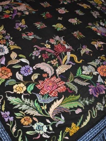 Mantón antiguo estilo imperio, Pieza excepcional