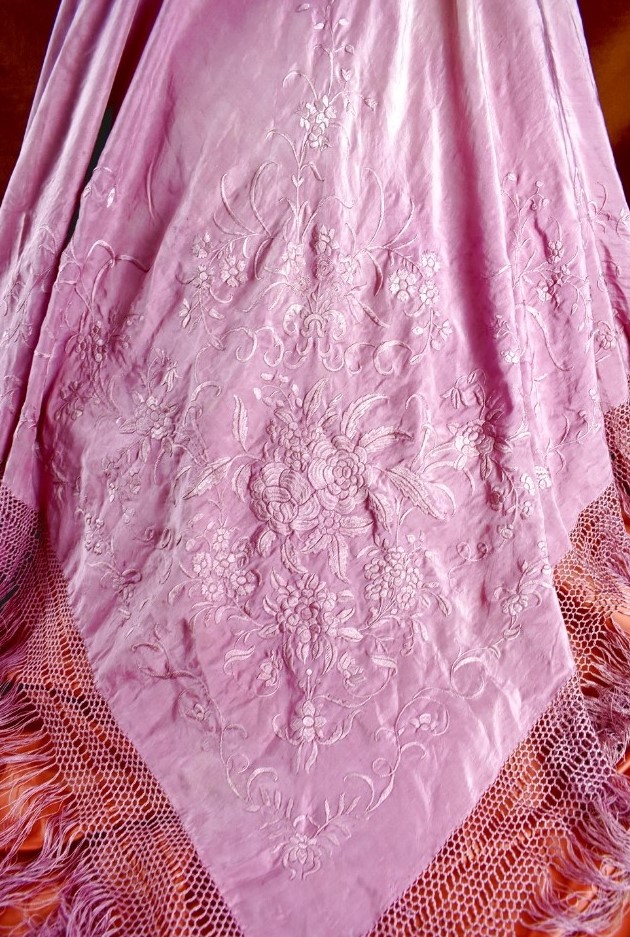 Mantón de Manila isabelino fina seda rosa precioso - Imagen 2