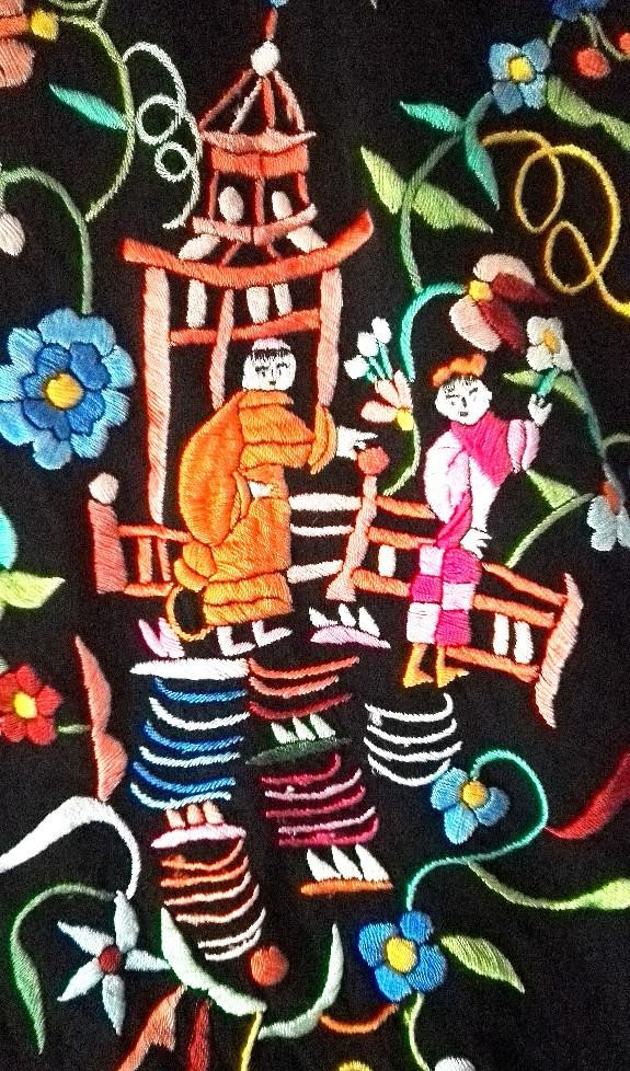 Precioso Mantón de manila bordado con patrón chino - Imagen 3