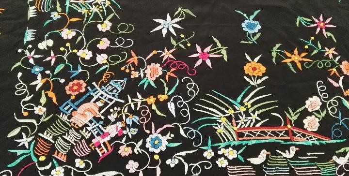 Precioso Mantón de manila bordado con patrón chino - Imagen 2