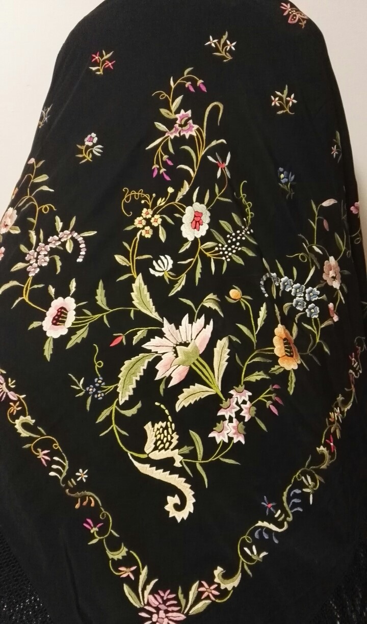 Impresionante mantón de manila imperio antiguo estilo modernista