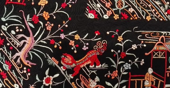 Antiguo mantón de Manila estilo cantones de gran peso - Imagen 3