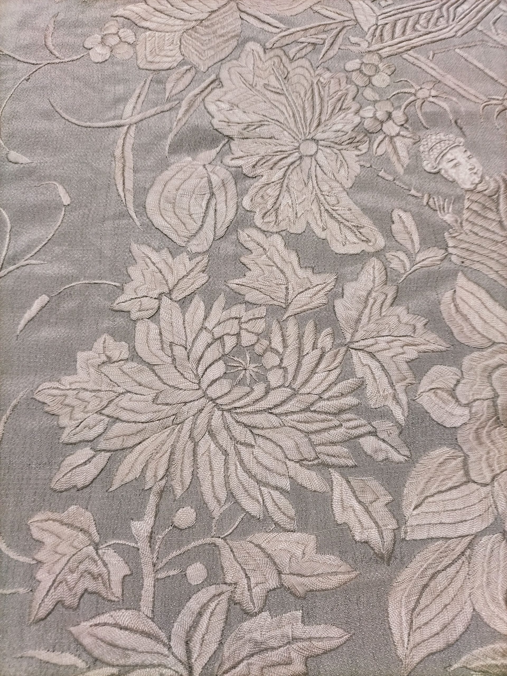 Mantón de Manila de novia antiguo con maravillosos bordados chinos - Imagen 2