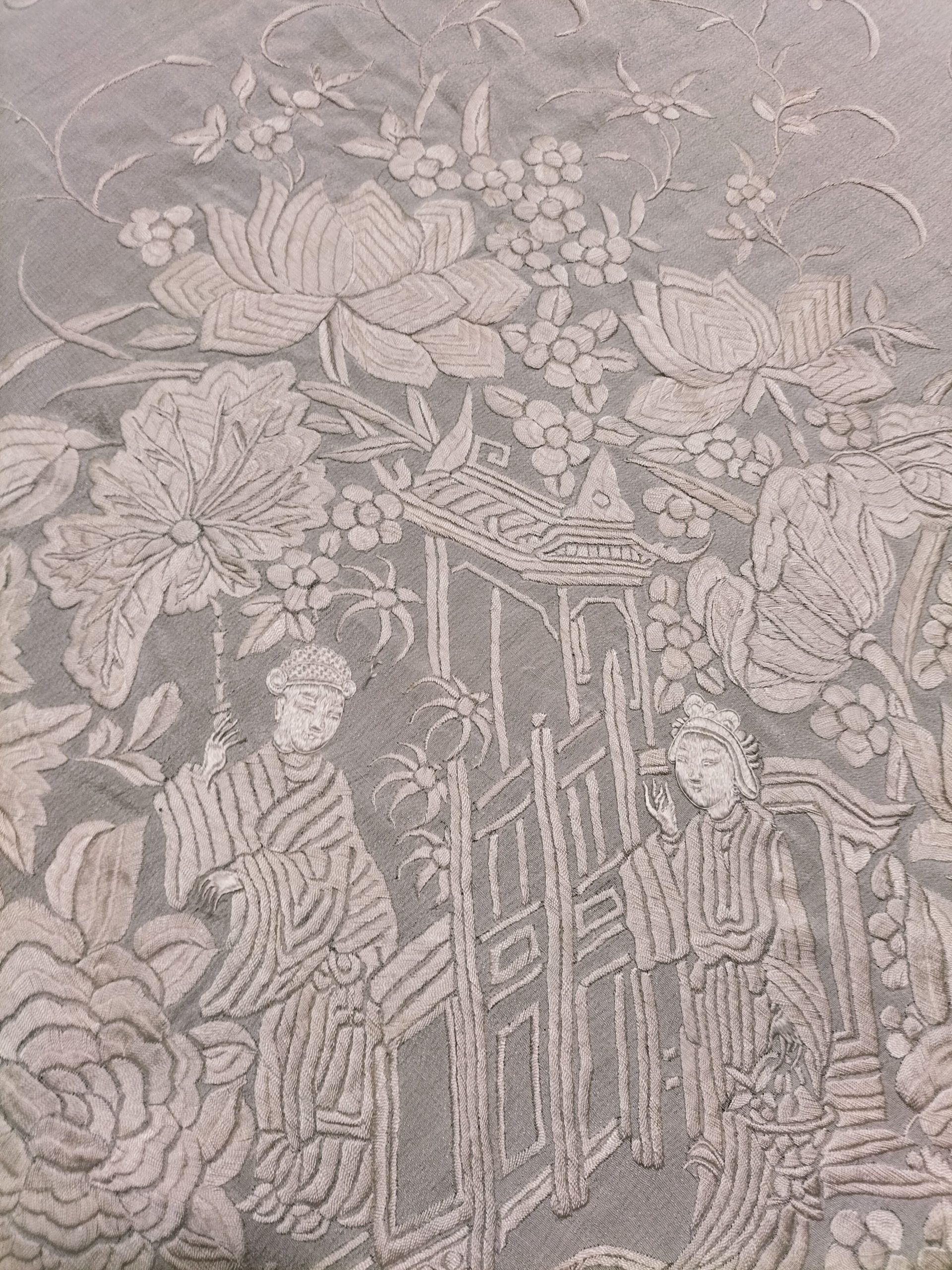 Mantón de Manila de novia antiguo con maravillosos bordados chinos - Imagen 3