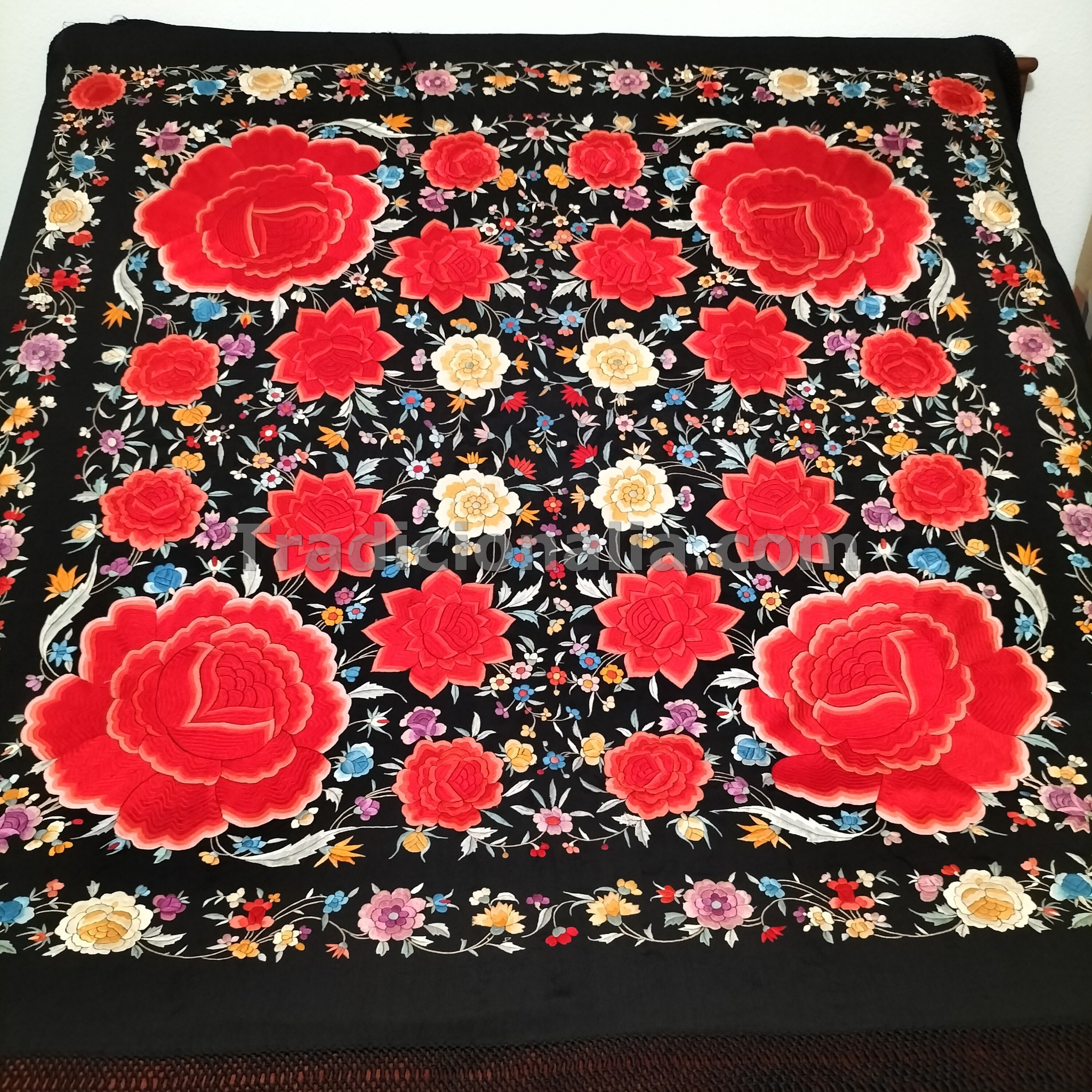 Impresionante diseño de mantón siglo XIX